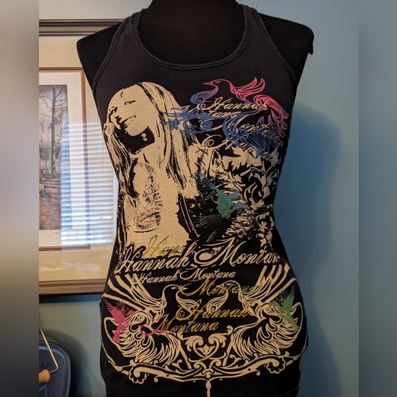 vintage tank top size: L has a great retro y2k fit... - Depop